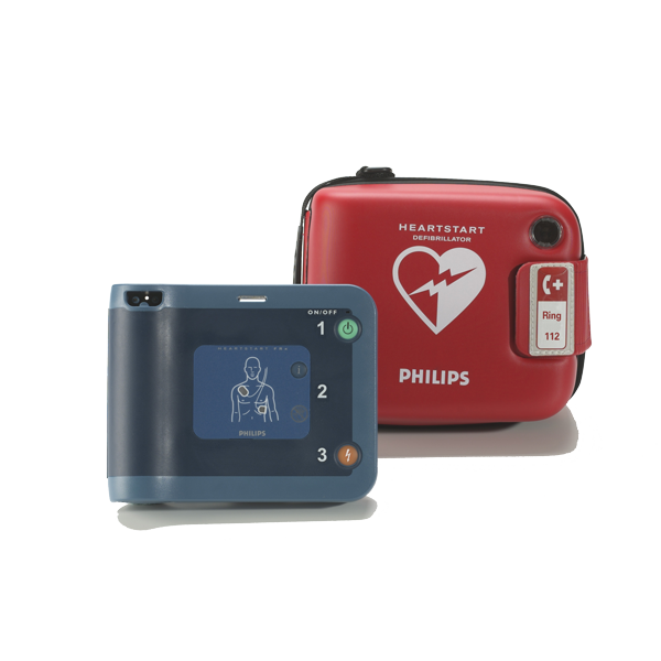 Hjärtstartare Philips FRX och tillhörande väska/fodral. Hjärtstartaren är blå och väskan är röd med en vit hjärtstartarsymbol på.